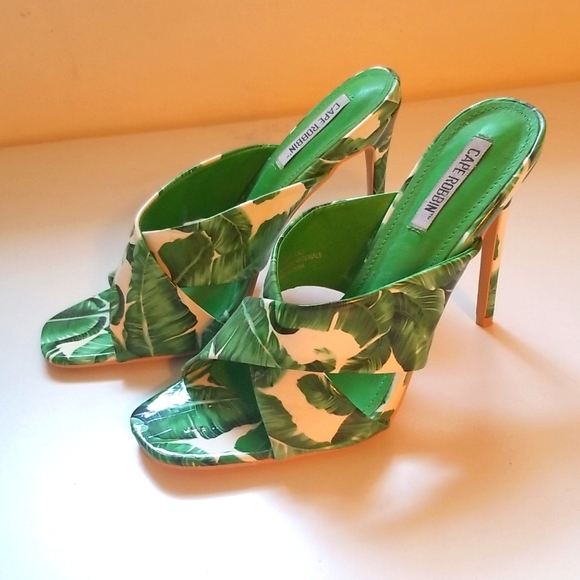 Cape Robbin Shoes - Palm Print Kitten Heels